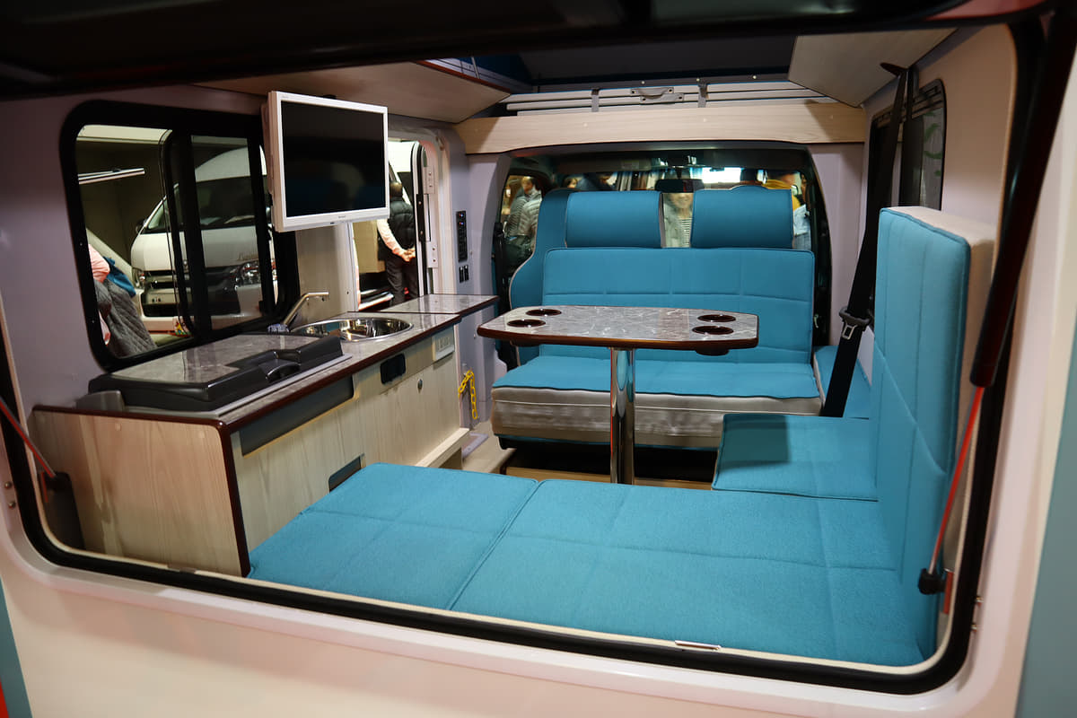 ひとり旅から家族旅行まで 車中泊を身近にする軽自動車キャンピングカー５選 Auto Messe Web 自動車情報サイト 新車 中古車 Carview