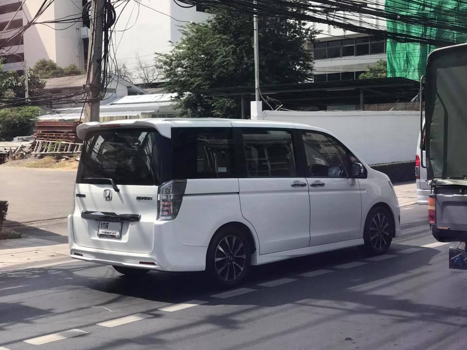 燃費や低排出ガスなんて貼る カッコ悪い日本のステッカーのコピー品がタイで流行しているワケ Web Cartop 自動車情報サイト 新車 中古車 Carview