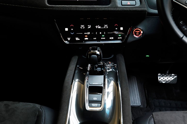 ホンダ ヴェゼル ハイブリッド Rs 流行りモノだと正直見くびってました Carview 自動車情報サイト 新車 中古車 Carview