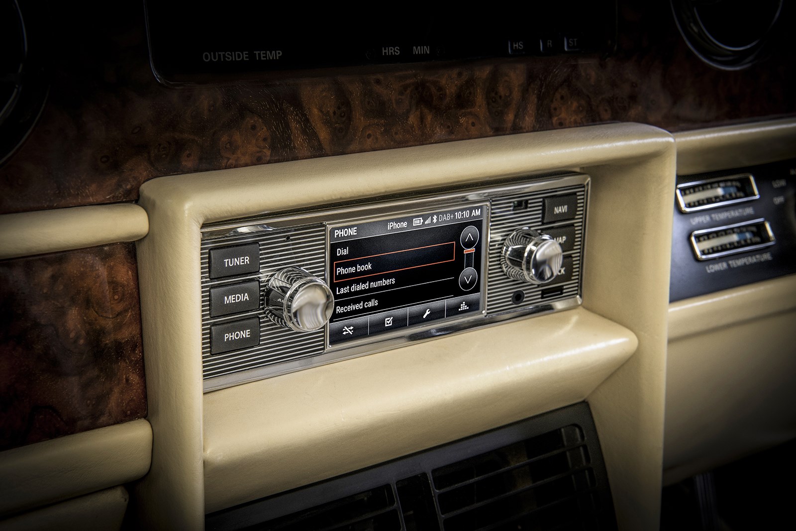 ジャガー ランドローバー旧モデル用の純正インフォテインメントシステムがカッコいい Carview 自動車情報サイト 新車 中古車 Carview