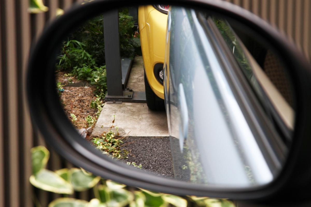 駐車時にクルマをまっすぐ駐めるコツとは Web Cartop 自動車情報サイト 新車 中古車 Carview