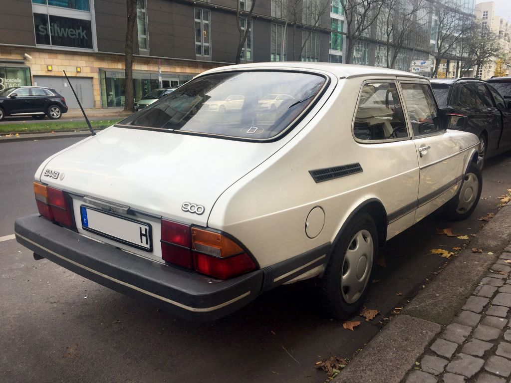 日本では見かけなくなったサーブ900 ドイツではhナンバーを掲げてまだまだ現役 外車王soken 自動車情報サイト 新車 中古車 Carview