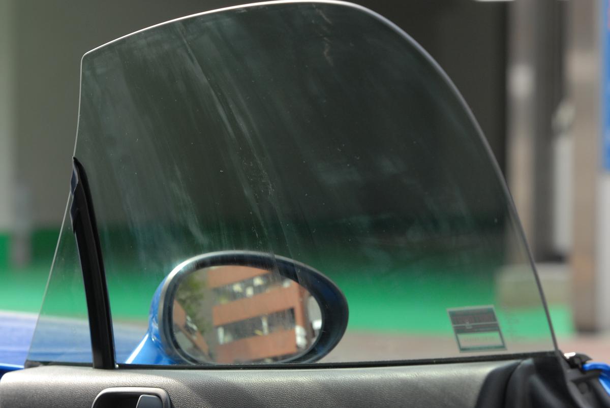 クルマの 内側窓 の拭き方と拭きムラを出さない方法とは Web Cartop 自動車情報サイト 新車 中古車 Carview