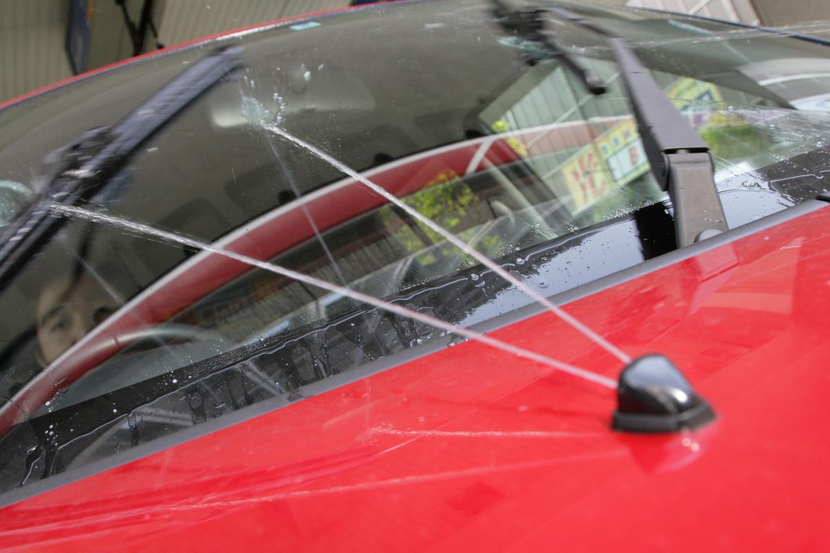 早く走り出したいのに前が見えない フロントガラスの凍結を防ぐ方法とは Web Cartop 自動車情報サイト 新車 中古車 Carview