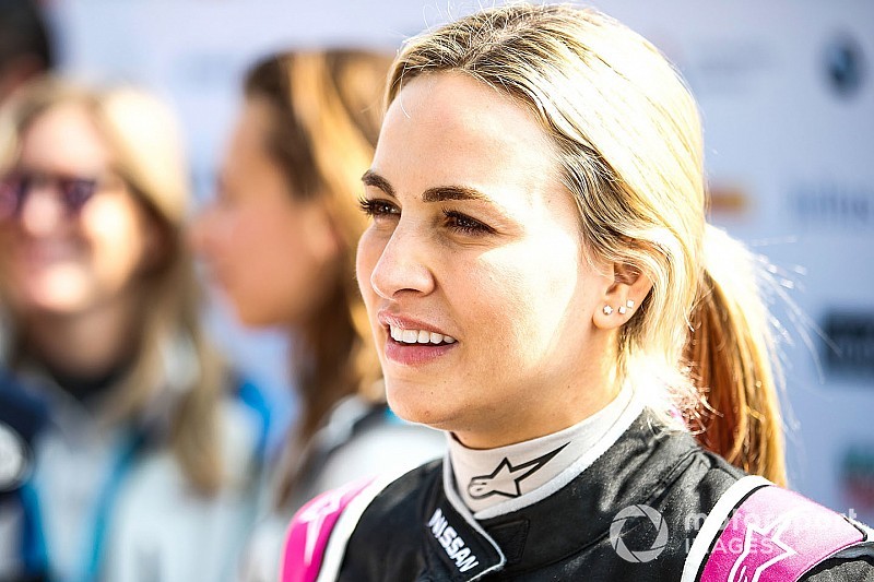 元ルノーf1開発ドライバーのカルメン ホルダ 女性限定 Wシリーズ の選考会に不参加 スポンサーとの折り合いつかず Motorsport Com 日本版 自動車情報サイト 新車 中古車 Carview