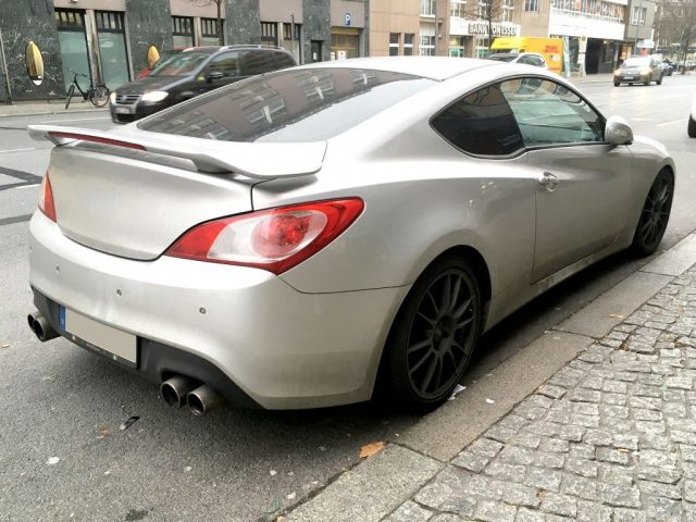 ヨーロッパでは珍しいヒュンダイのfrスポーツ ジェネシスクーペ その姿をドイツでキャッチ 外車王soken 自動車情報サイト 新車 中古車 Carview