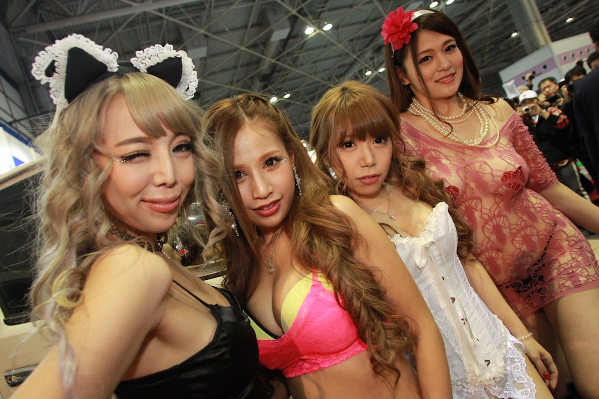 画像240枚 セクシーすぎて目のやり場に困るsexyコンパニオン 大阪オートメッセ18 Auto Messe Web 自動車情報サイト 新車 中古車 Carview