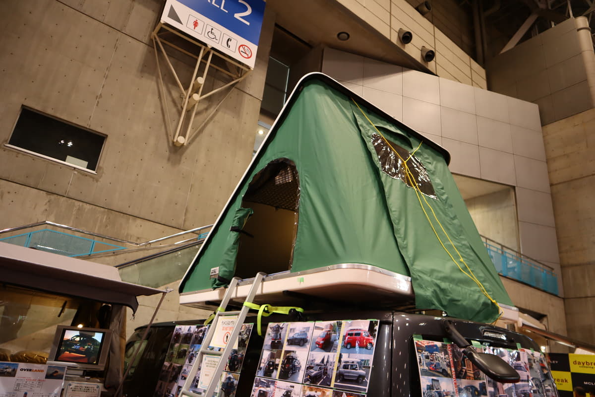 40万円で愛車がキャンピングカーに早変わり 車中泊も可能とする ルーフテント とは Auto Messe Web の写真 自動車情報サイト 新車 中古車 Carview