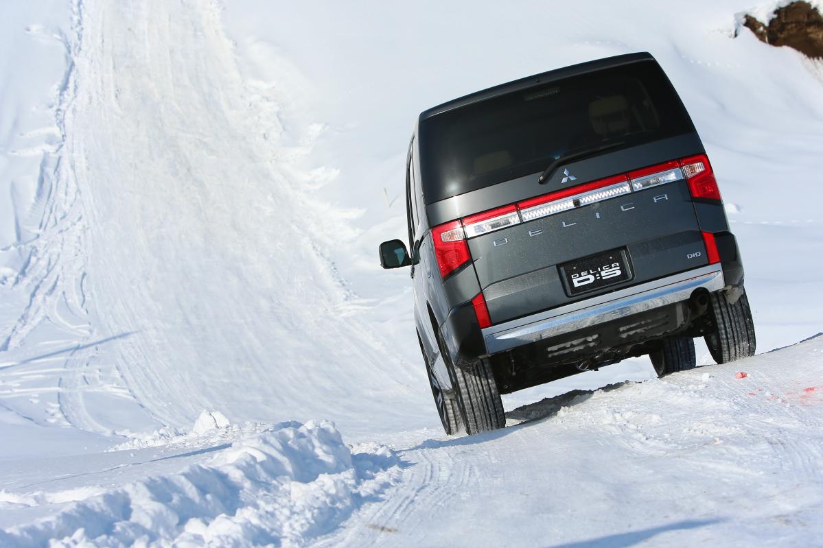 雪が降ると 俄然頼もしさが増すクルマとは 新型デリカd 5 Delica D 5 雪上試乗記 Motorfan 自動車情報サイト 新車 中古車 Carview