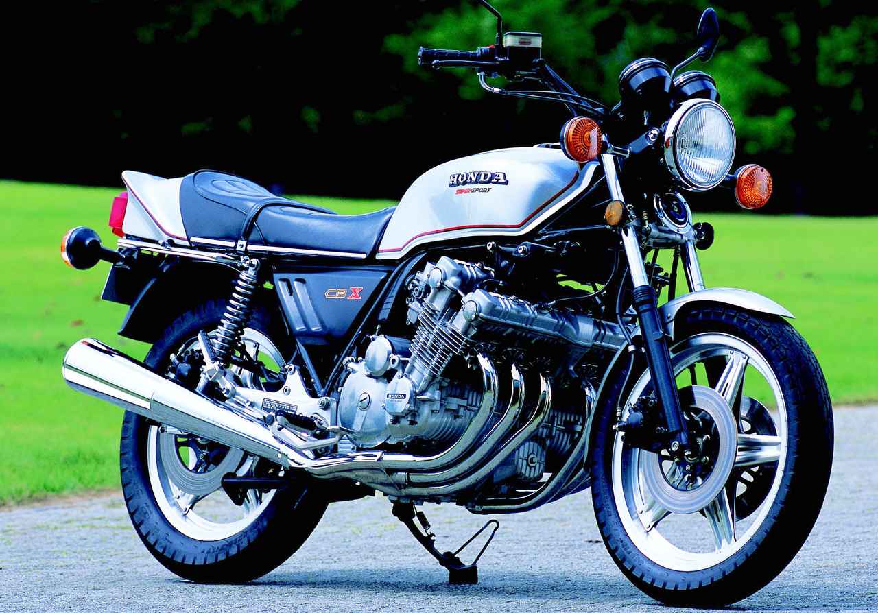 ホンダ Cbx を時代背景とともに解説 世界中に衝撃を与えた並列6気筒エンジン Webオートバイ 自動車情報サイト 新車 中古車 Carview