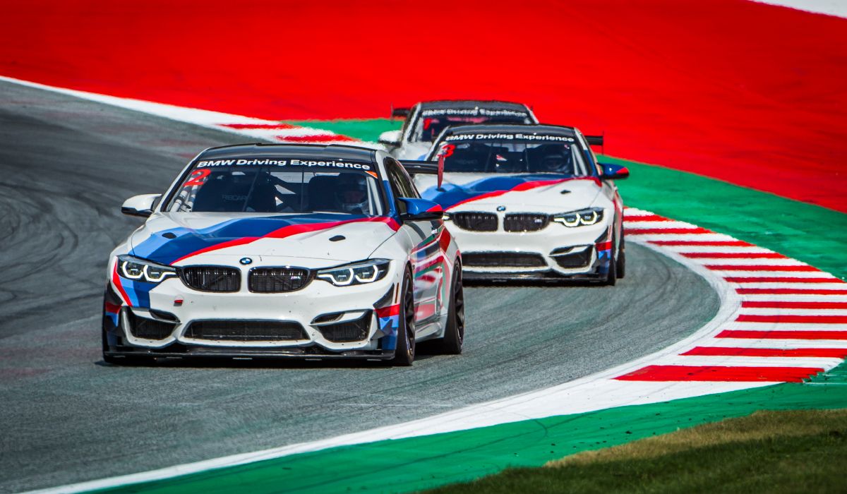 教習車はレーシングカー Bmwが開催する Bmw M Race Track Gt Training とは Gq Japan の写真 15ページ目 自動車情報サイト 新車 中古車 Carview