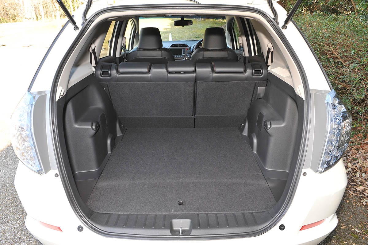 ホンダ フィットシャトル 11年6月 13年8月 中古車選びに役立つ 当時モノ 新車試乗記 スタイルワゴン ドレスアップナビ の写真 23ページ目 自動車情報サイト 新車 中古車 Carview