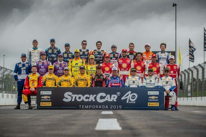 元F1ドライバーも多数参戦のストックカー・ブラジルが開幕。ルーベンス・バリチェロが2位表彰台