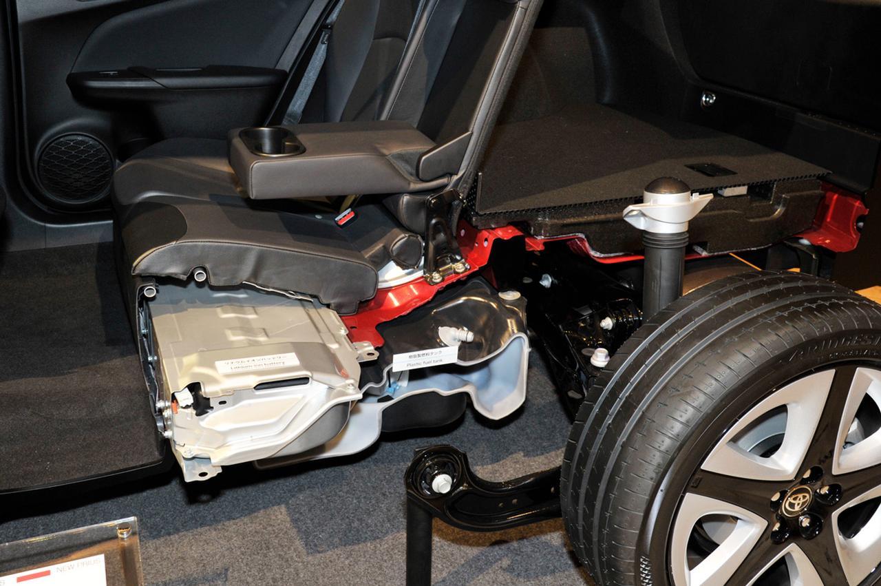 くるま問答 ハイブリッドカーに救援要請しちゃダメ バッテリー上がりで注意すべき Hvの電気系統 Webモーターマガジン 自動車 情報サイト 新車 中古車 Carview