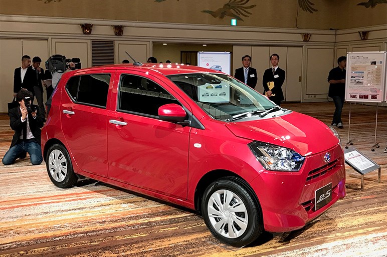 ダイハツが開発中という後付け自動ブレーキは中古車を変えるか Carview 自動車情報サイト 新車 中古車 Carview