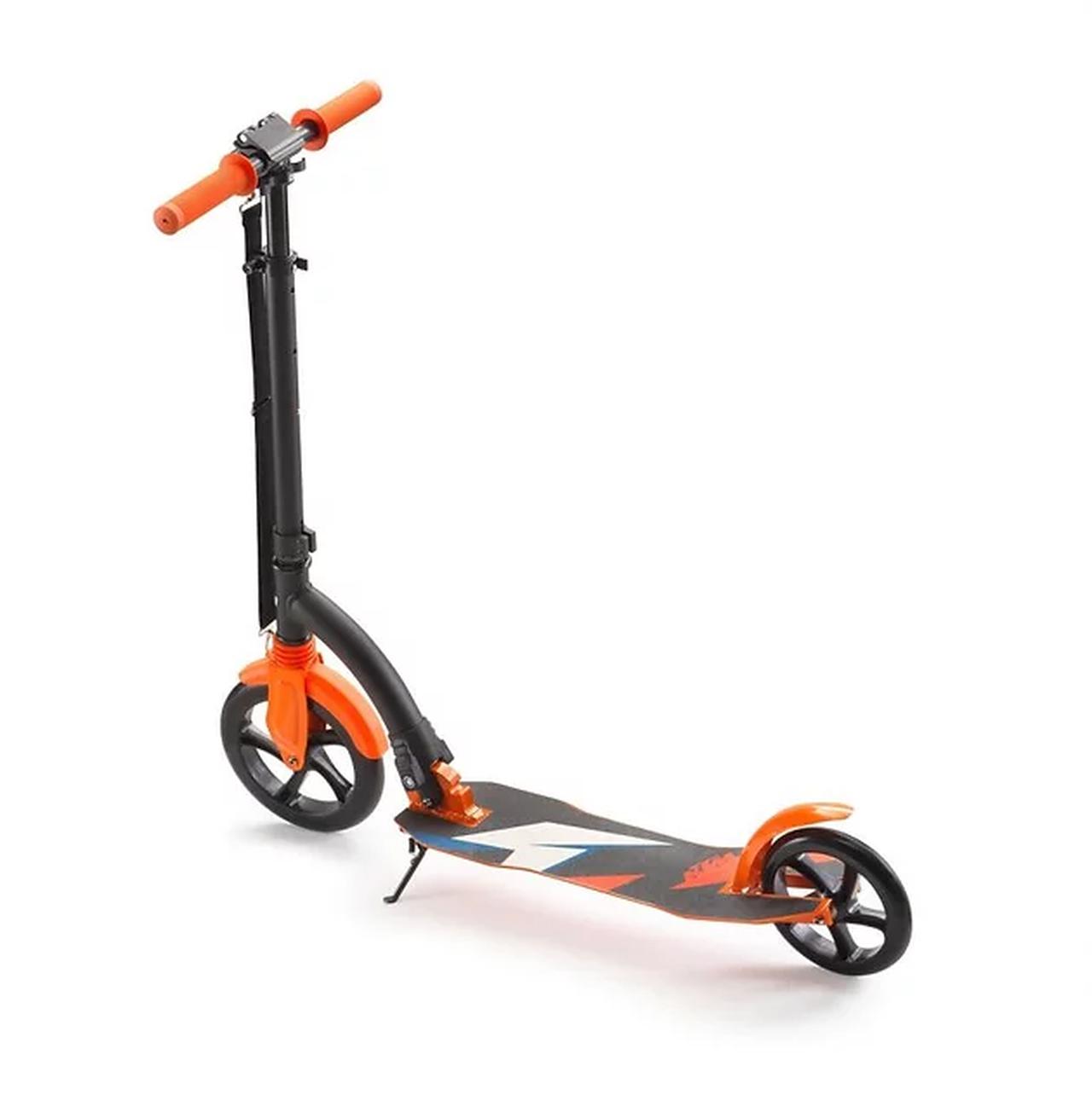 大人だってキックボードで遊びたいktmからロゴ入りのカッコイイやつ登場です Webオートバイ 自動車情報サイト 新車 中古車 Carview