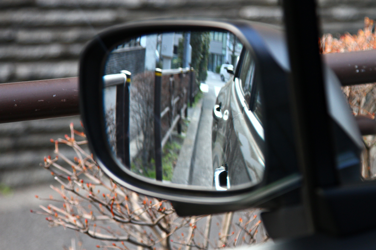 今さら聞けない 縁石にぶつけず路肩に上手にクルマを寄せるコツとは Web Cartop の写真 8ページ目 自動車情報サイト 新車 中古車 Carview