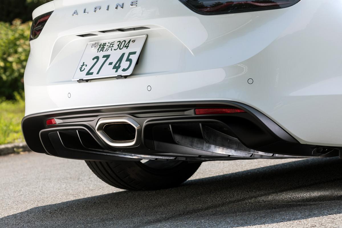 なぜ増えている 最近のスポーツモデルが４本出しマフラーを採用するワケ Web Cartop 自動車情報サイト 新車 中古車 Carview