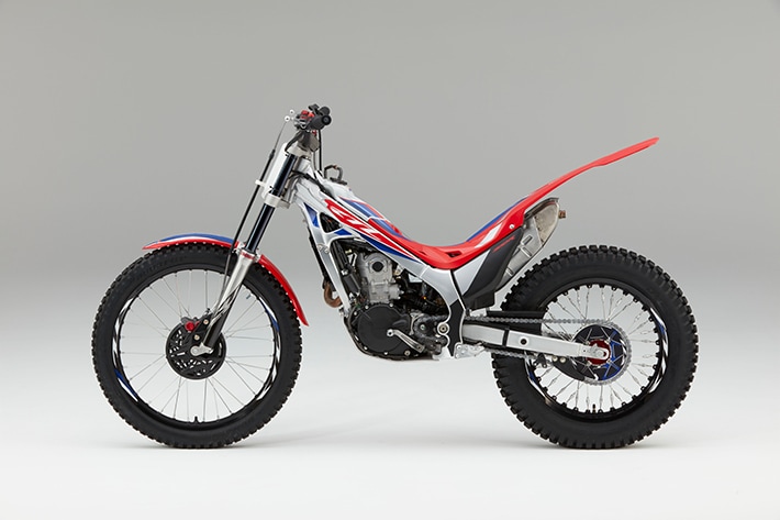 ホンダ レーシングがトライアル競技車両 Rtl300r を全国のhrcサポートショップで年2月に発売 Webオートバイ の写真 4ページ目 自動車情報サイト 新車 中古車 Carview