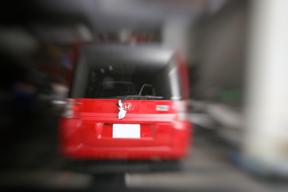 リヤワイパーにぶら下がっている白いビニール袋の正体とは Web Cartop 自動車情報サイト 新車 中古車 Carview