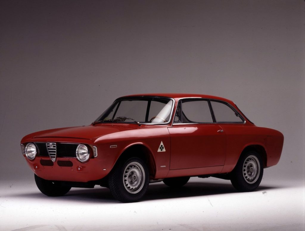 伝説の Gta が蘇る アルファロメオ ジュリアに500台のgta Gtamを設定 Genroq Web 自動車情報サイト 新車 中古車 Carview