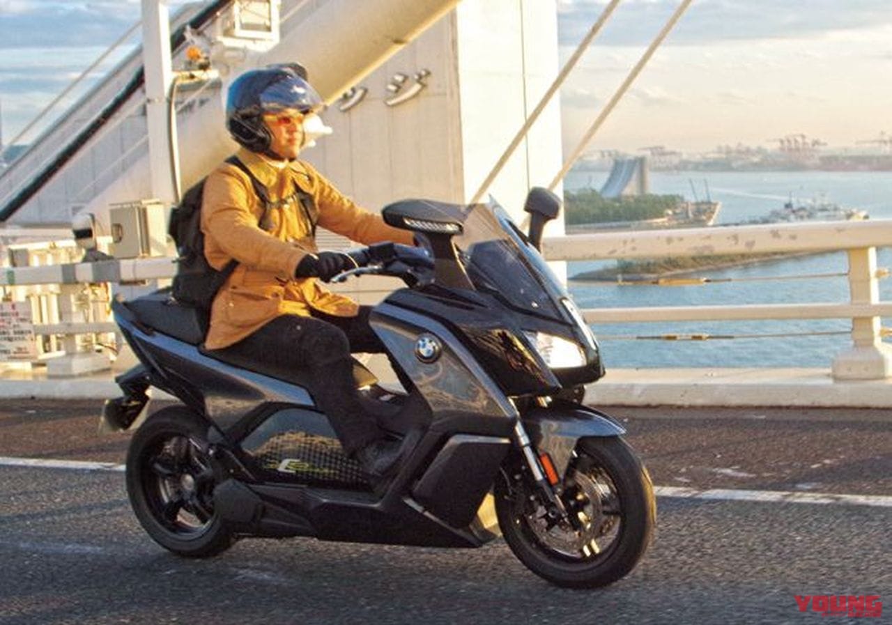 Bmw電動バイク Cエボリューション 試乗レポート 0 50km H加速2 8秒 Webヤングマシン 自動車情報サイト 新車 中古車 Carview