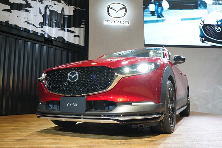 マツダ Cx 30 純正カスタムプラスちょい盛りの特別架装2台を提案 東京オートサロン Carview 自動車情報サイト 新車 中古車 Carview
