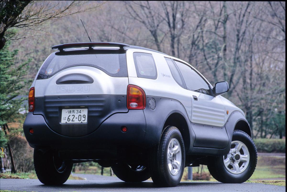 ニッポンの名車 まるでコンセプトカーのような外観 いすゞ ビークロス Web Cartop 自動車情報サイト 新車 中古車 Carview