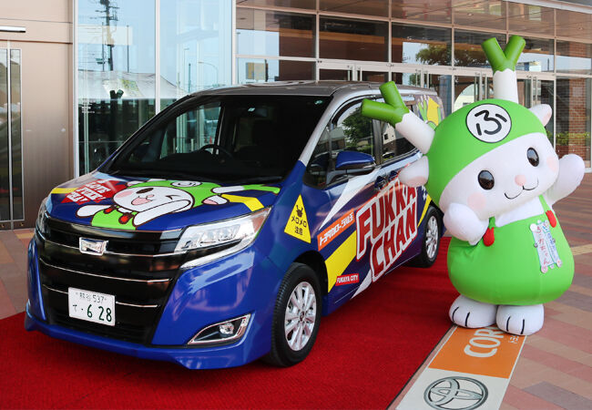 ご当地キャララッピングカーのトミカが完成 深谷市イメージキャラクター ふっかちゃん 専用公用車 大 お ねぎジェット号 の車両贈呈式を開催 カー アンド ドライバー 自動車情報サイト 新車 中古車 Carview