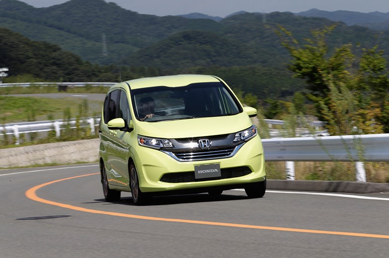 新型フリードにチョイ乗り ハイブリッド 4wdも選べる多目的ミニバン Carview 自動車情報サイト 新車 中古車 Carview