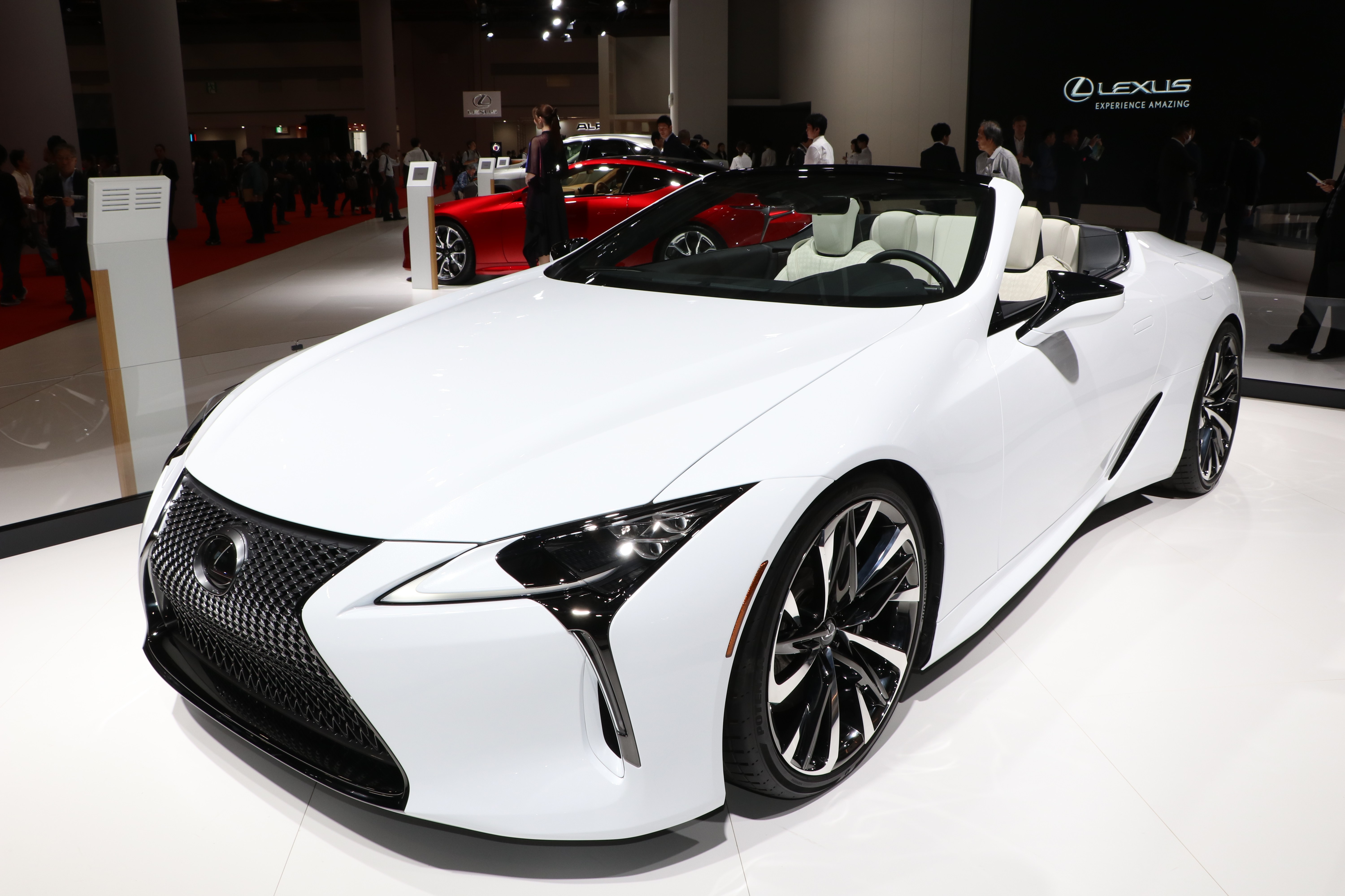 レクサスで1番な優雅なモデルだ Lcコンバーチブル コンセプト登場 Gq Japan 自動車情報サイト 新車 中古車 Carview