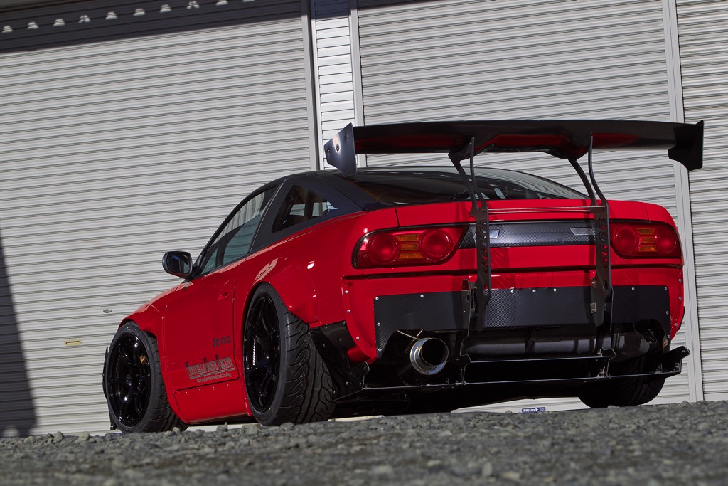 アメリカンv8エンジンを搭載する真紅の180sx 外装もロケットバニーでフル武装 Web Option 自動車情報サイト 新車 中古車 Carview