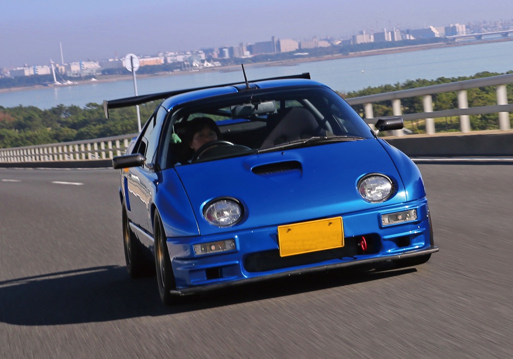 ここまでやるか と叫びたくなる超改造az 1 バーチカル式gtウイングのステーはフルチタン Web Option 自動車情報サイト 新車 中古車 Carview
