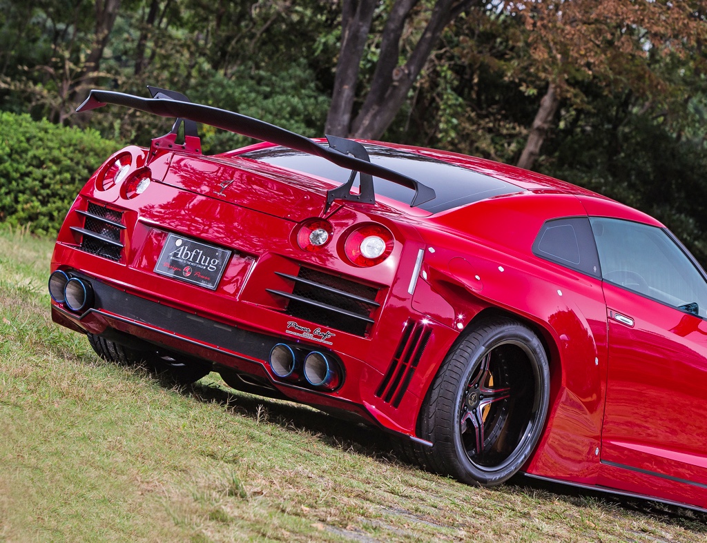 これぞ湾岸の正装スタイル 闘魂エアロで武装した真紅のr35gt R 現る Web Option 自動車情報サイト 新車 中古車 Carview