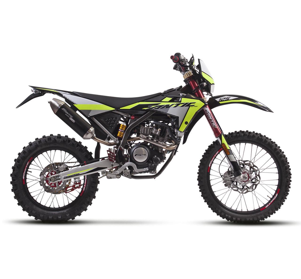 ライダーを裏切らない公道4st125バイク イタリアで最も売れた エンデューロ がアップデート Webオートバイ 自動車情報サイト 新車 中古車 Carview