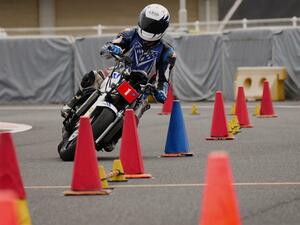 「MFJモトジムカーナグレートシリーズ」西日本大会、岡山国際サーキットで開催