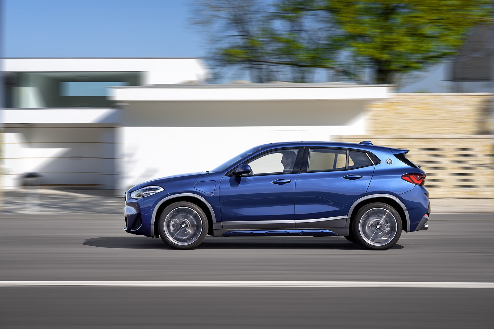 Bmw X2のプラグインハイブリッド Xdrive25e を本国で発表 Carview 自動車情報サイト 新車 中古車 Carview