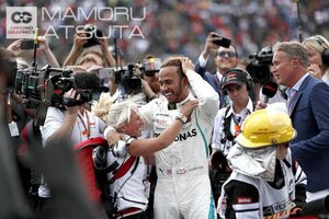 【ブログ】Shots！ハミルトン、チャンピオンシップを共に戦った“相棒”と歓喜爆発／F1第19戦メキシコGP 2回目