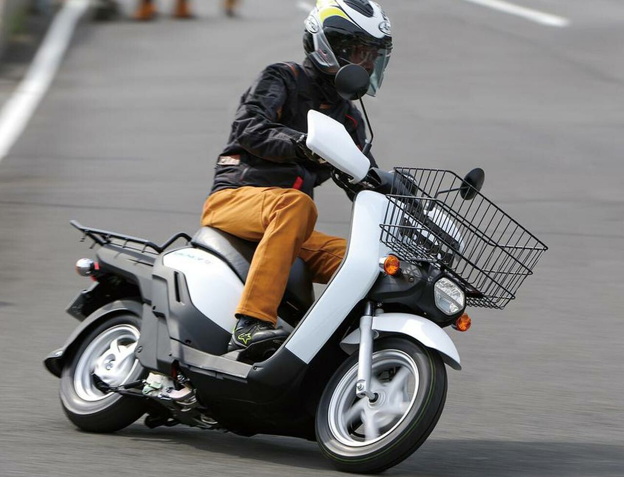 ホンダ製の電動バイクはどこまで進化したのか？ 「ベンリィe: I／I プロ」「ベンリィe:II／II プロ」解説＆試乗インプレ（2020年）