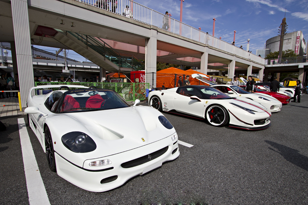 【総額何十億円!?】「スーパーカーの日フェスティバル」に100台以上が集結