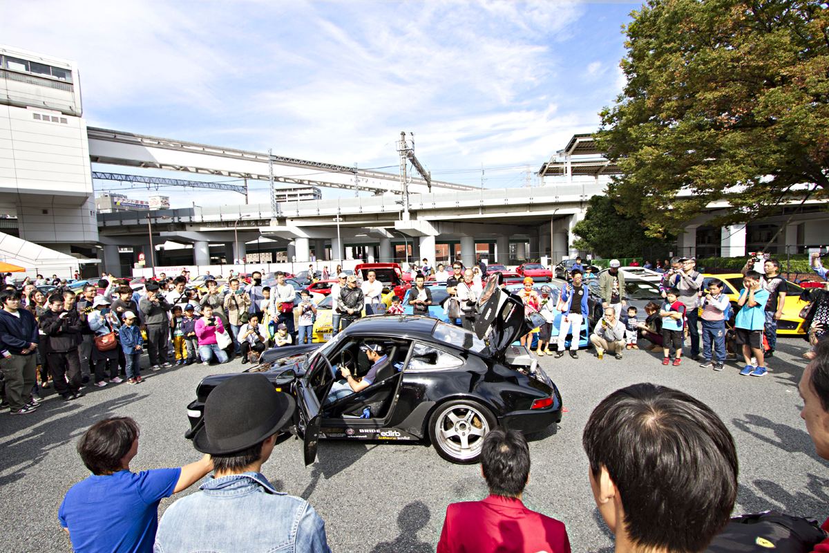 【総額何十億円!?】「スーパーカーの日フェスティバル」に100台以上が集結