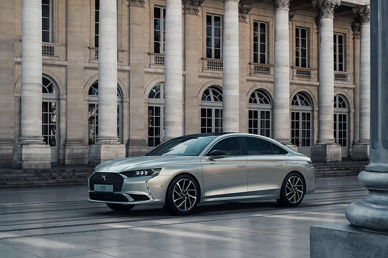 DSオートモビルズ、最上級セダン「DS9」を披露。内外装ともにインパクトのあるデザインを実現