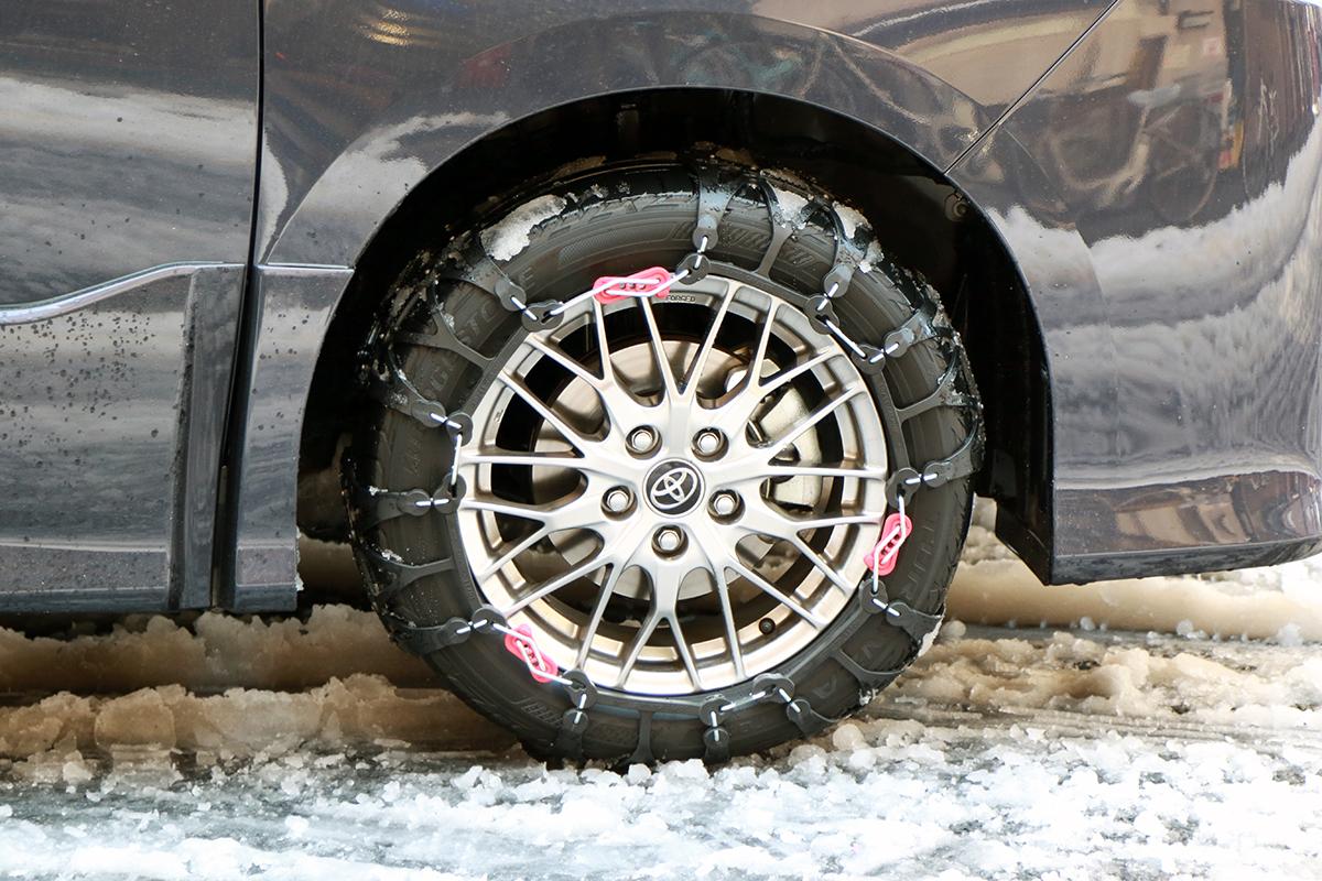 義務化で話題のタイヤチェーン 駆動輪に装着が基本だが4wd車は前輪後輪どっちに着ける Web Cartop 自動車情報サイト 新車 中古車 Carview
