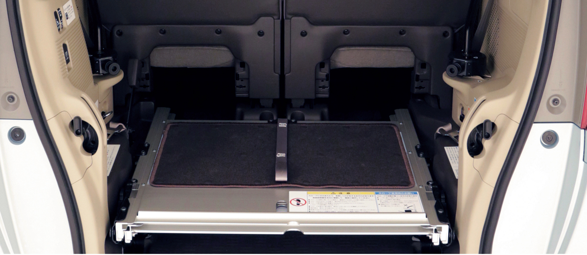 車いすの乗降をラクにして介護者への負荷を軽減するスロープタイプの工夫 Auto Messe Web 自動車情報サイト 新車 中古車 Carview