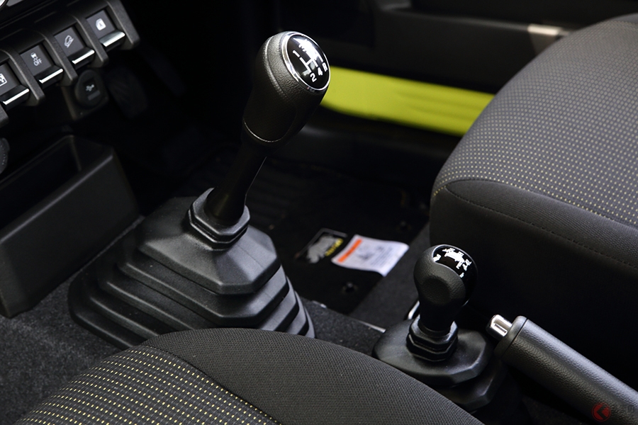 本格四駆車のシフトレバーそばにある トランスファー どう使う 4wdに パートタイム フルタイム がある理由 くるまのニュース 自動車情報サイト 新車 中古車 Carview