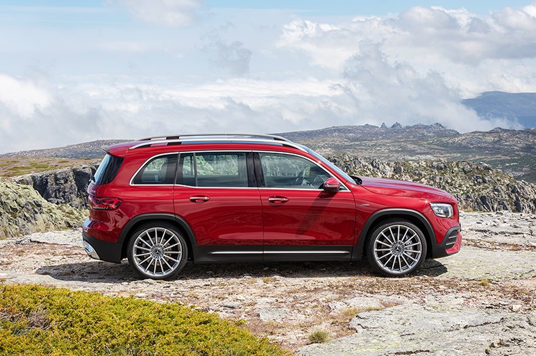 メルセデス 新型コンパクトsuv Glb に306馬力の高性能版 本国で Glb35 4matic が発表 Carview 自動車情報サイト 新車 中古車 Carview