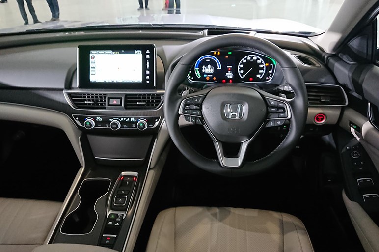 アコードを復活させたホンダはインサイトやクラリティの低迷を挽回できるか Carview 自動車情報サイト 新車 中古車 Carview