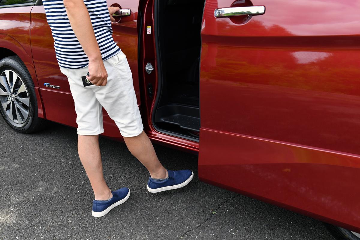 スライドドアのミニバン全盛時にあえてヒンジドアのミニバンを選ぶ利点とは Web Cartop 自動車情報サイト 新車 中古車 Carview