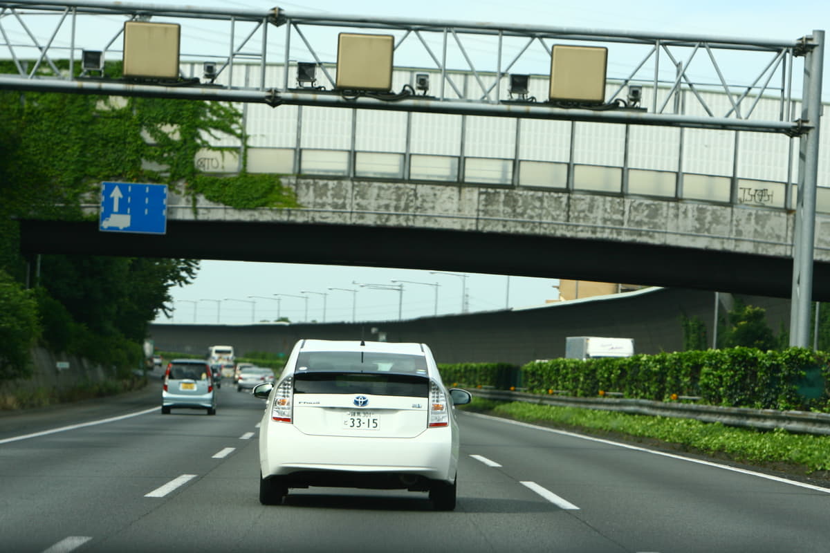 オービス 速度違反自動取締装置 の手前に予告看板が設置されているワケ Auto Messe Web 自動車情報サイト 新車 中古車 Carview