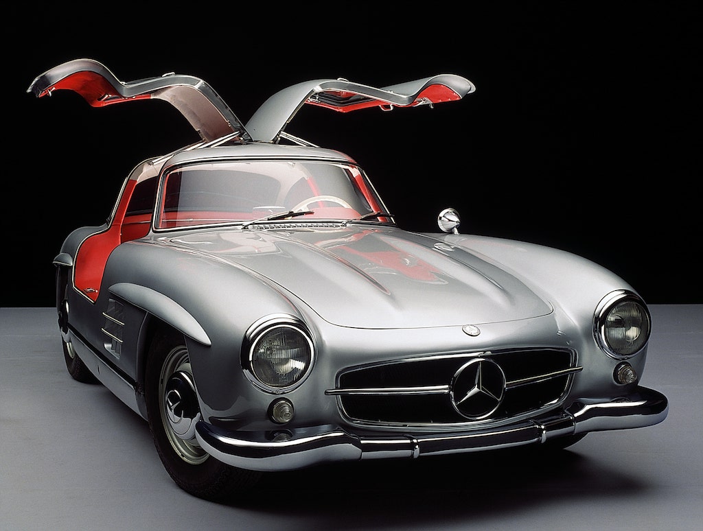 伝説に彩られたガルウイングの嚆矢 メルセデス ベンツ 300 Sl 1954 1963 名作スーパーカー型録 Genroq Web 自動車情報サイト 新車 中古車 Carview